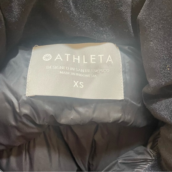 Athleta Lofty Velvet Down Vest Size XS - Picture 15 of 15
